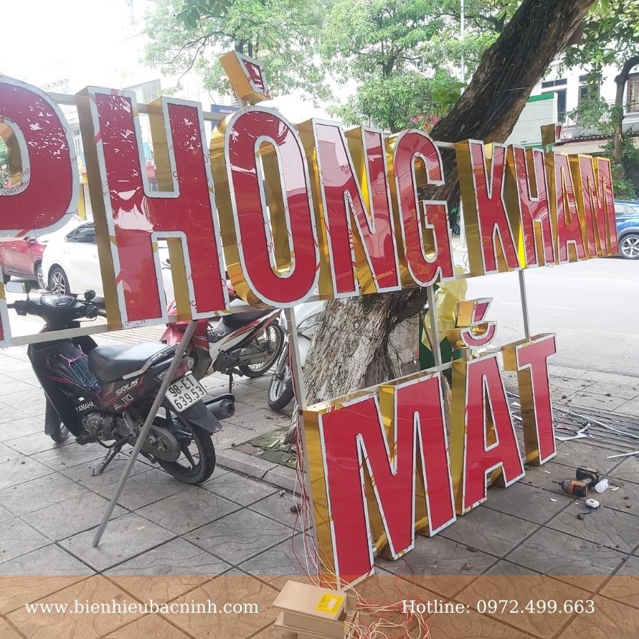 thi cong bien chu noi khung sat den led Phong kham mat 170 Binh Than Thanh pho Bac Ninh